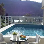 Doko, Bay