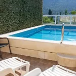 Doko, Bay Apartman