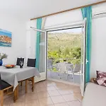 Doko, Bay Apartman