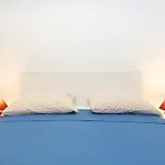 Doko, Bay Apartman