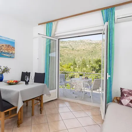 Doko, Bay Apartmán