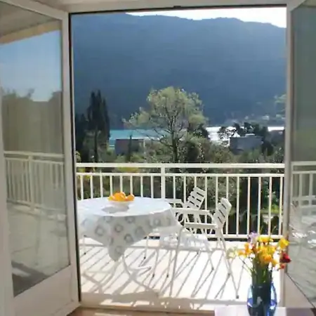 Doko, Bay Apartment